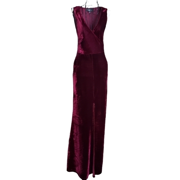 🎄Lulu's Crushin' It Burgundy Velvet Maxi Dress, Size XS - Picture 5 of 9